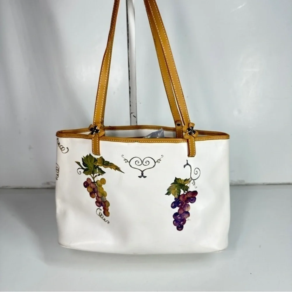 Francesco Biasia White Leather Transformed Bag Grapes Vintage Vineyard Top ZIP